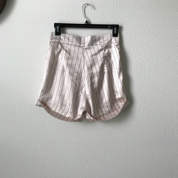 Missguided cream shorts stripped satin size 0 high waisted - Picture 2 of 4